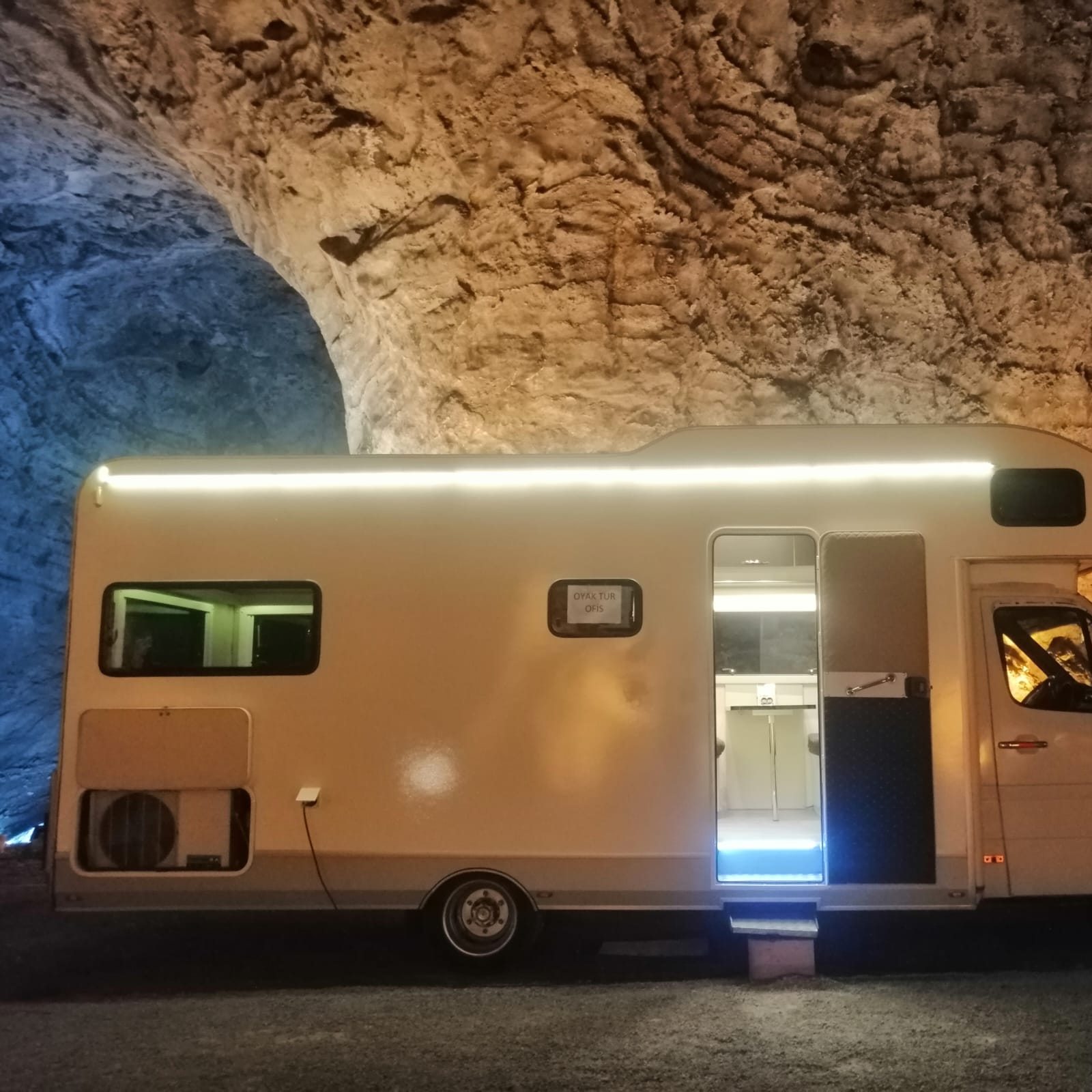 KULİS KARAVAN